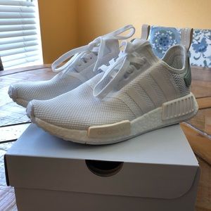 Women NMD_R1 ‘Tactile Green’